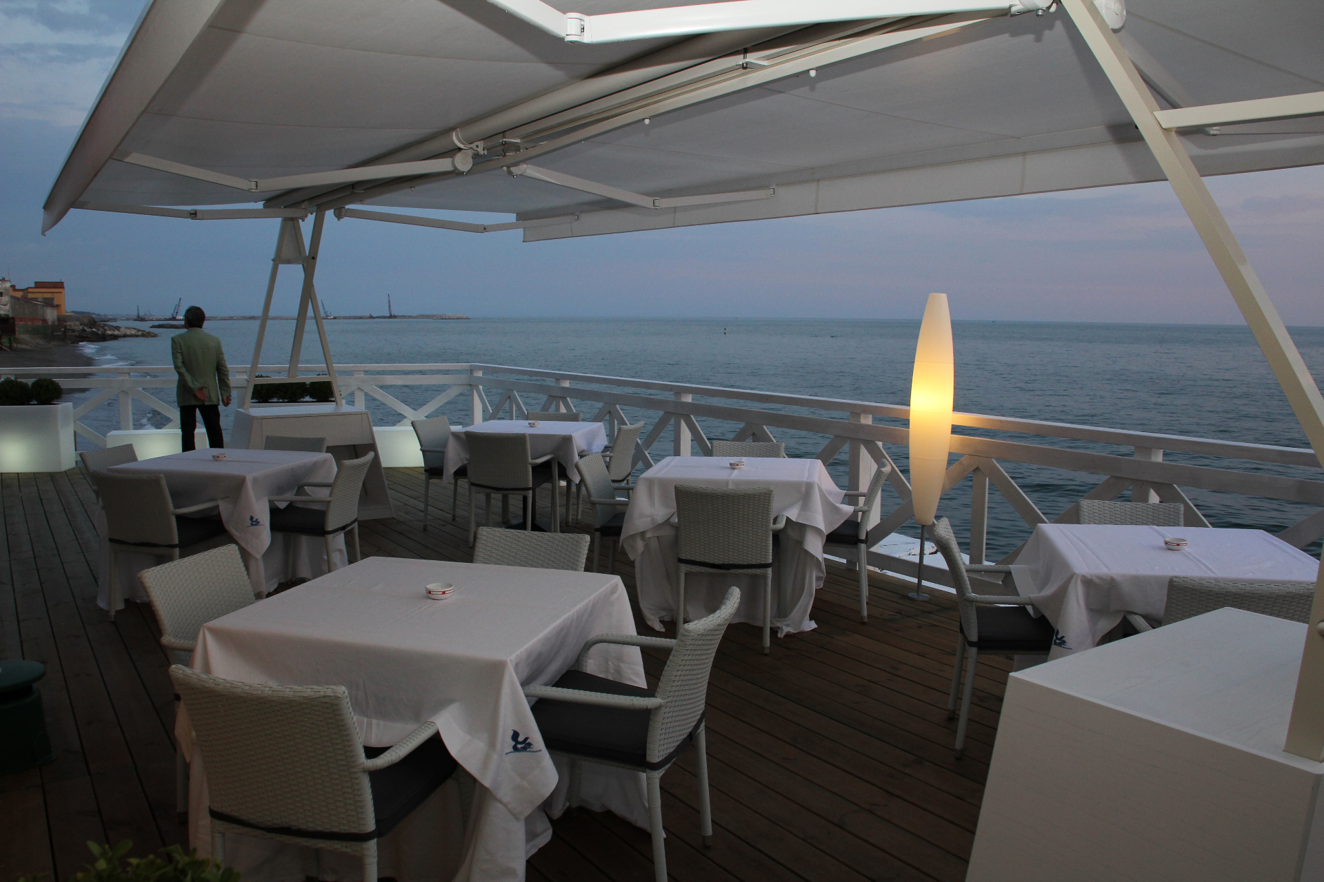Terrazza panoramica Miramare al crepuscolo